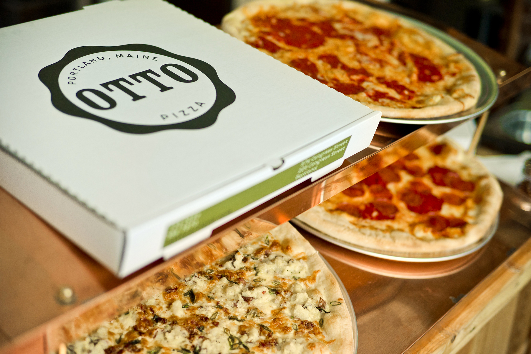 Отто пицца. Коробка для пиццы. Пицца в черной коробке. Пицца бокс. Креативная пицца.